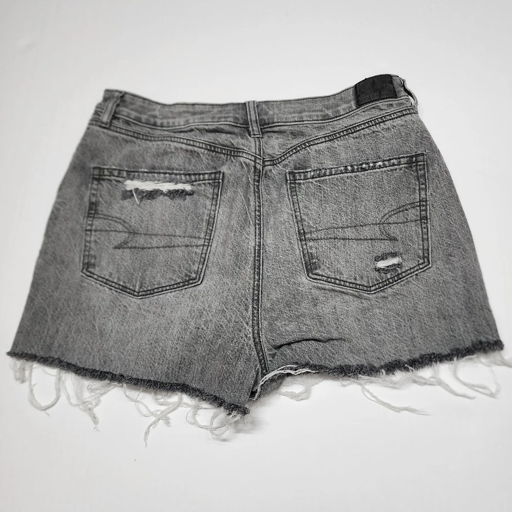American Eagle Shorts Grey Faded Black Denim Highrise Mini frayed Hem Raw Edge - Picture 2 of 7